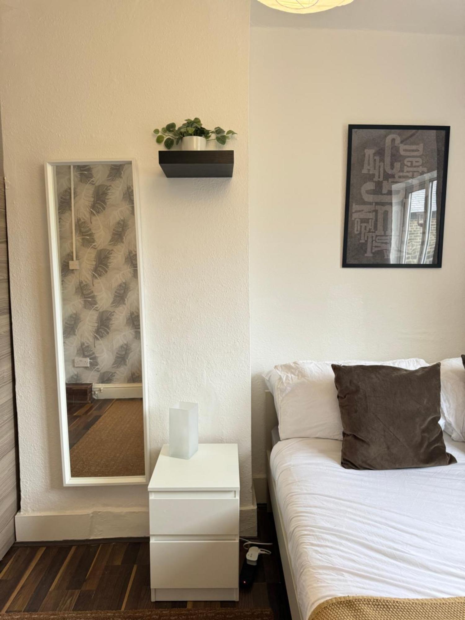 2 Bed Apt Sofa Bed Up To 6 London Exterior photo