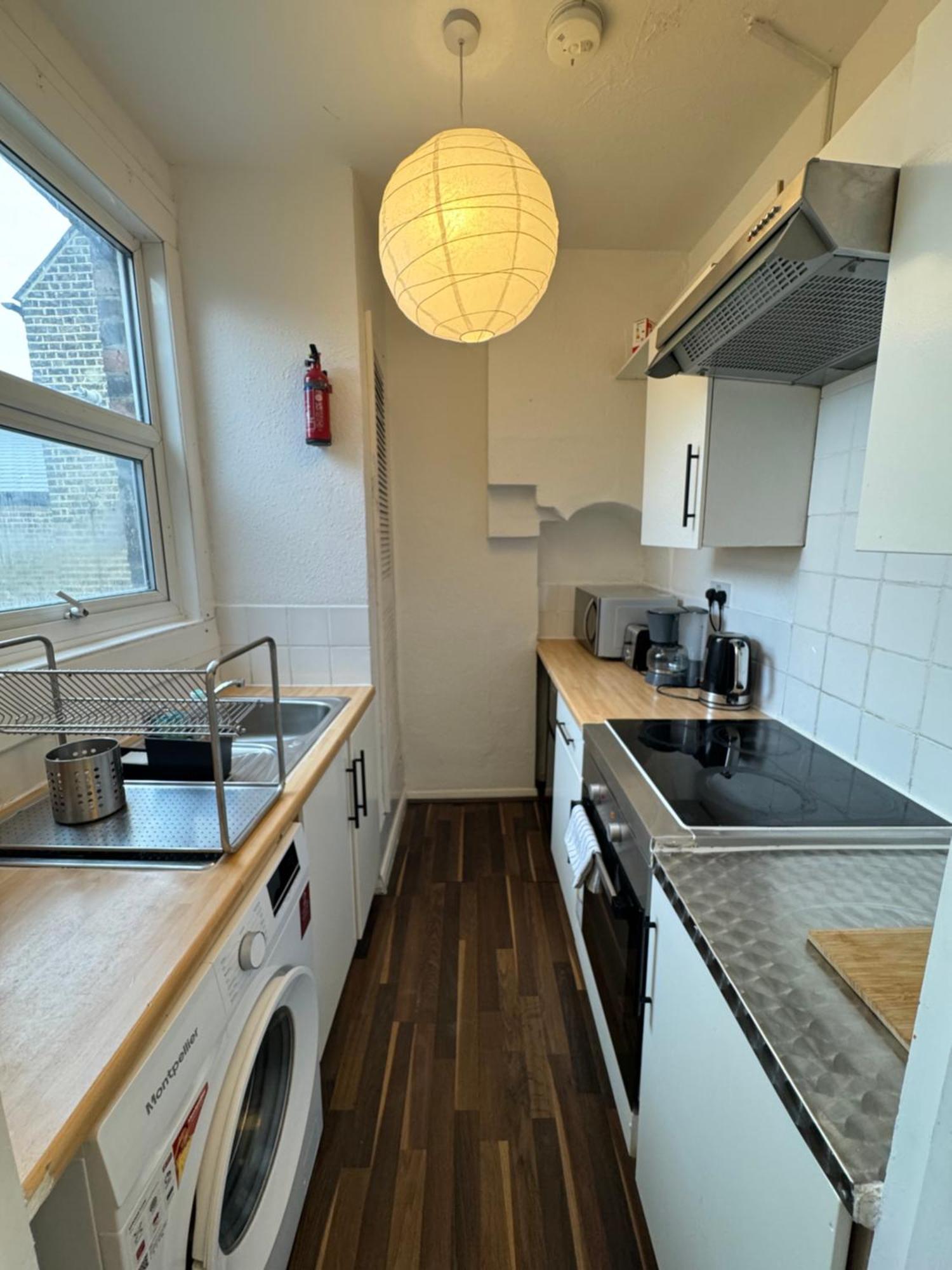 2 Bed Apt Sofa Bed Up To 6 London Exterior photo