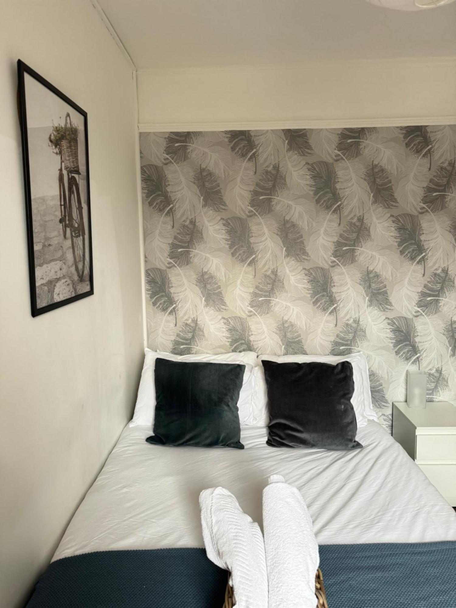 2 Bed Apt Sofa Bed Up To 6 London Exterior photo