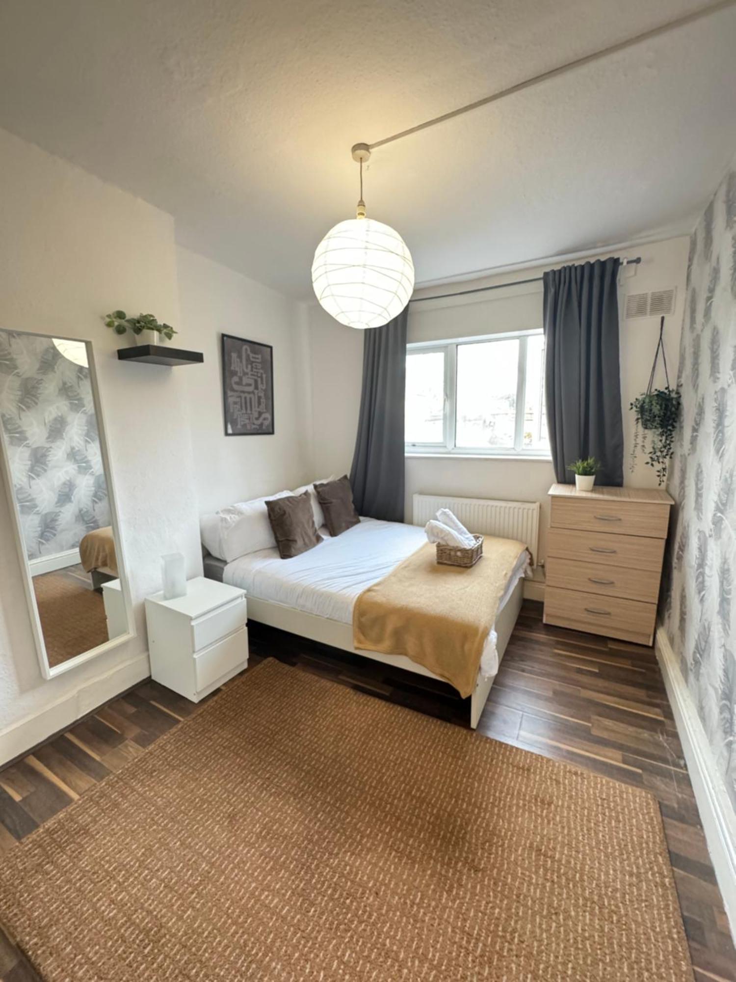 2 Bed Apt Sofa Bed Up To 6 London Exterior photo