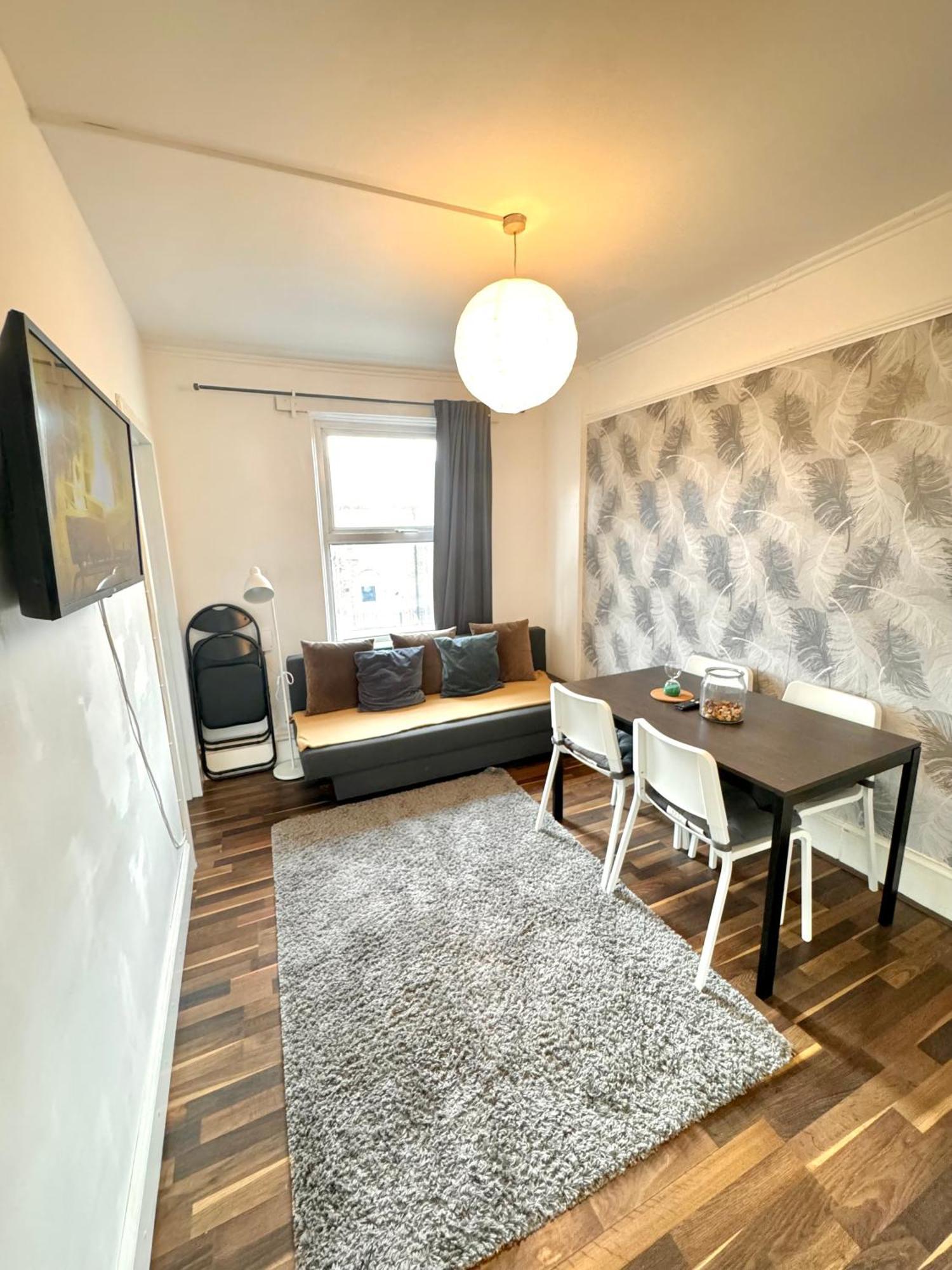 2 Bed Apt Sofa Bed Up To 6 London Exterior photo