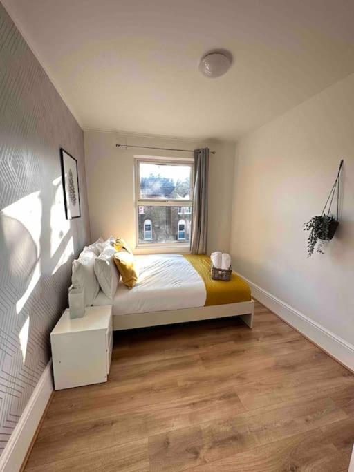 2 Bed Apt Sofa Bed Up To 6 London Exterior photo