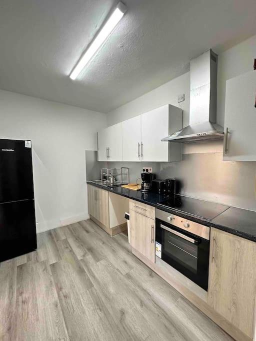 2 Bed Apt Sofa Bed Up To 6 London Exterior photo
