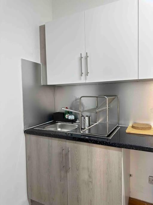 2 Bed Apt Sofa Bed Up To 6 London Exterior photo