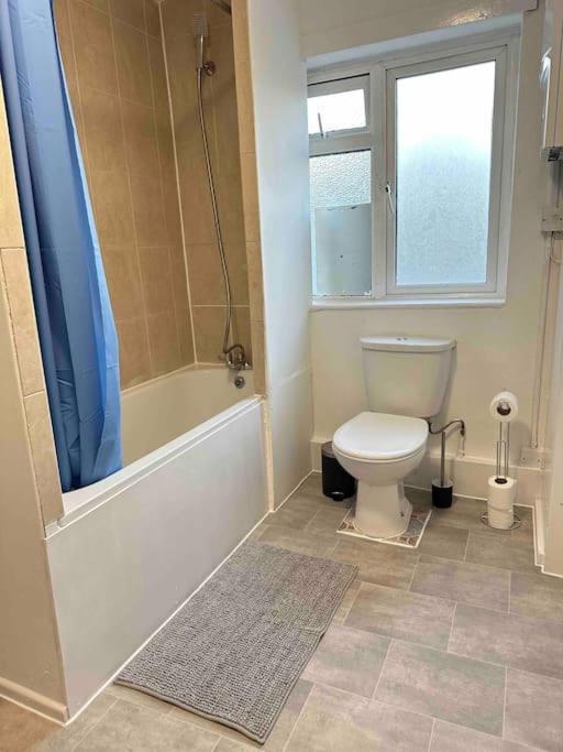 2 Bed Apt Sofa Bed Up To 6 London Exterior photo